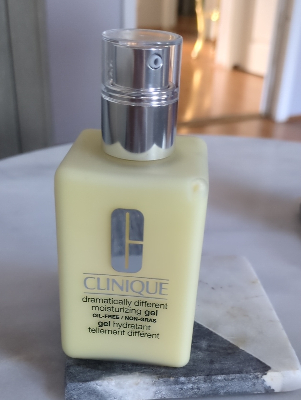 Clinique Yellow Dramatically Different Moisturizing Gel Pump